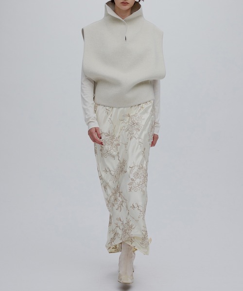Ameri(アメリ)の「SEQUIN EMBROIDERY SATIN SKIRT(スカート・レディース・ブラウン/アイボリー/ブラック・MEDIUM/SMALL)」の10枚目の写真