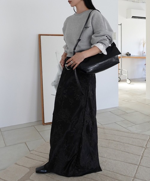 Ameri(アメリ)の「SEQUIN EMBROIDERY SATIN SKIRT(スカート・レディース・ブラウン/アイボリー/ブラック・MEDIUM/SMALL)」の20枚目の写真