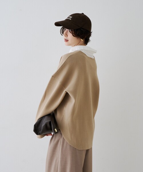 Rouge vif(ルージュヴィフ)の「レイヤード風シャツドッキングニットプルオーバー(ニット/セーター・レディース・チャコールグレー/ベージュ・フリー)」の11枚目の写真