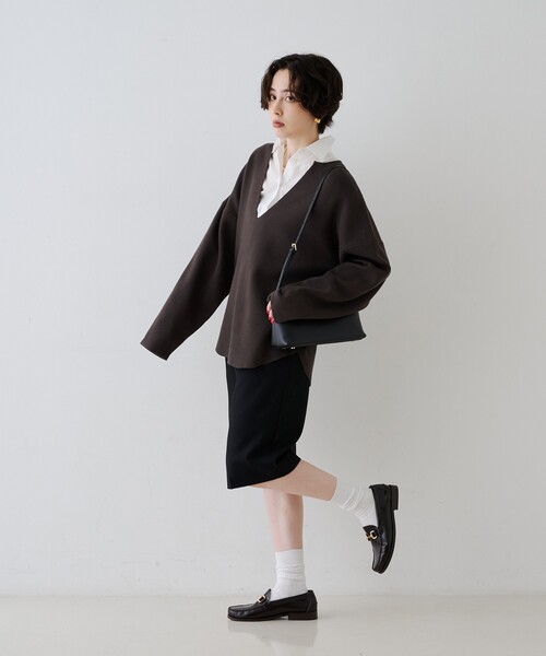 Rouge vif(ルージュヴィフ)の「レイヤード風シャツドッキングニットプルオーバー(ニット/セーター・レディース・チャコールグレー/ベージュ・フリー)」の17枚目の写真