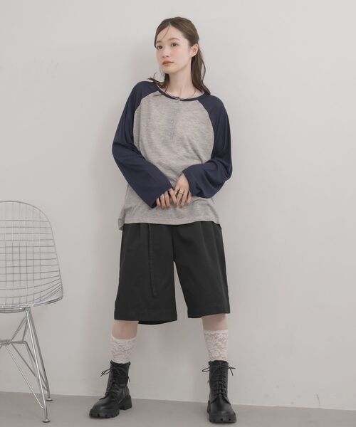 RETRO GIRL（レトロガール）の「2wayラグランロンTシャツ（Tシャツ/カットソー・レディース・ナチュラル/ライトグレー/ブルー・FREE）」の16枚目の写真