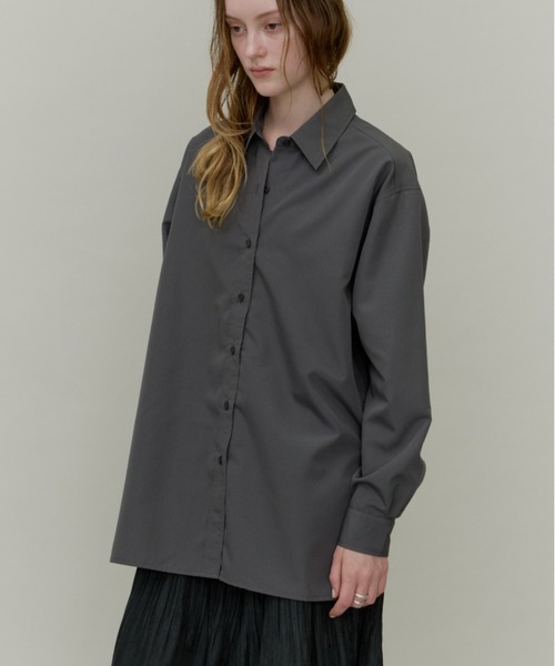 Plumel(プルメル)の「Basic Regular Collar Loose Shirt / ベーシックレギュラーカラーシャツ(シャツ/ブラウス・レディース・オフホワイト/チャコールグレー/ブラウン・MEDIUM)」の22枚目の写真