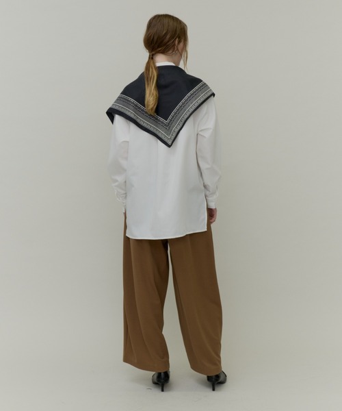 Plumel(プルメル)の「Basic Regular Collar Loose Shirt / ベーシックレギュラーカラーシャツ(シャツ/ブラウス・レディース・オフホワイト/チャコールグレー/ブラウン・MEDIUM)」の21枚目の写真