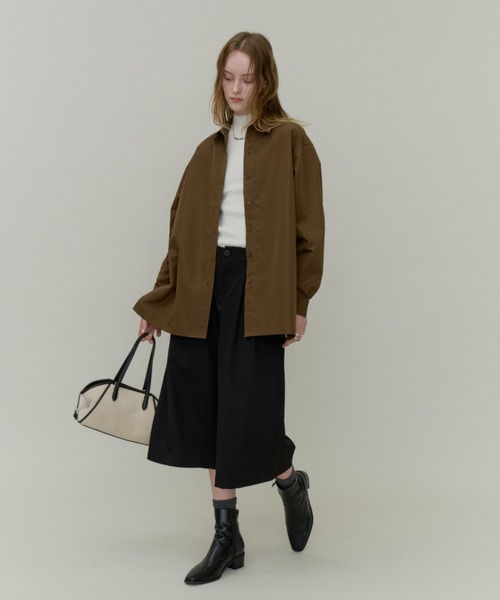 Plumel(プルメル)の「Basic Regular Collar Loose Shirt / ベーシックレギュラーカラーシャツ(シャツ/ブラウス・レディース・オフホワイト/チャコールグレー/ブラウン・MEDIUM)」の10枚目の写真