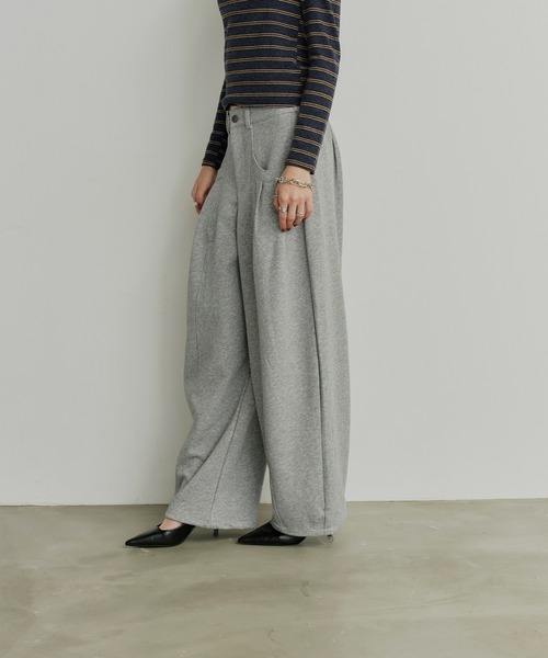 uchi.（ウチ）の「タックデザインカーブワイドスウェットパンツ（スウェットパンツ・レディース・ブラック/グレー・LARGE/MEDIUM/SMALL）」の22枚目の写真