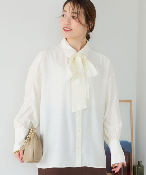 le.coeur blanc(ルクールブラン)の「ボウタイソフトツイルブラウス(シャツ/ブラウス・レディース・ブラック/モカ/オフホワイト・38)」の5枚目の写真