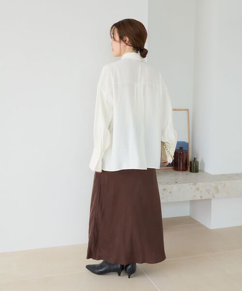 le.coeur blanc(ルクールブラン)の「ボウタイソフトツイルブラウス(シャツ/ブラウス・レディース・ブラック/モカ/オフホワイト・38)」の13枚目の写真