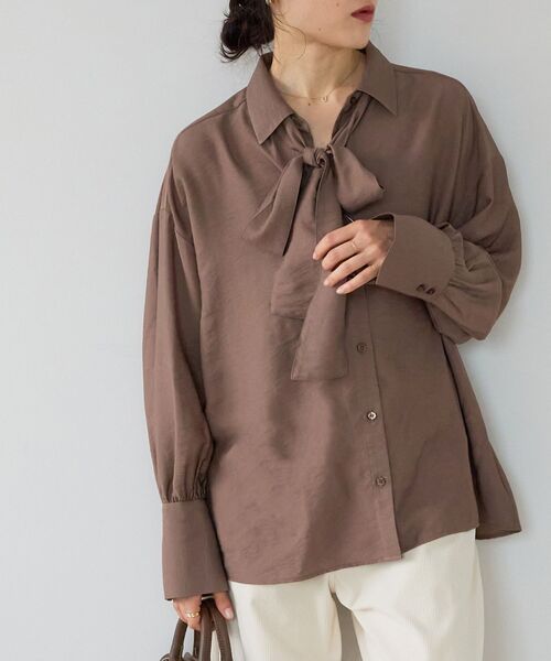 le.coeur blanc(ルクールブラン)の「ボウタイソフトツイルブラウス(シャツ/ブラウス・レディース・ブラック/モカ/オフホワイト・38)」の18枚目の写真