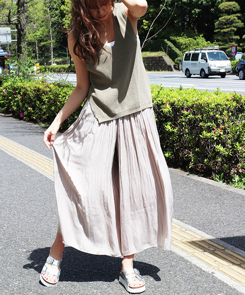 FREE'S MART（フリーズマート）の「消しプリーツワイドパンツ（その他パンツ・レディース・ベージュ/ブルー/ホワイト・FREE）」の2枚目の写真