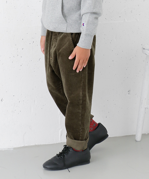 URBAN RESEARCH DOORS（アーバンリサーチドアーズ）の「DOORS コーデュロイバナナパンツ（その他パンツ・キッズ・カーキ/ブルー・105/135/120/90）」の17枚目の写真