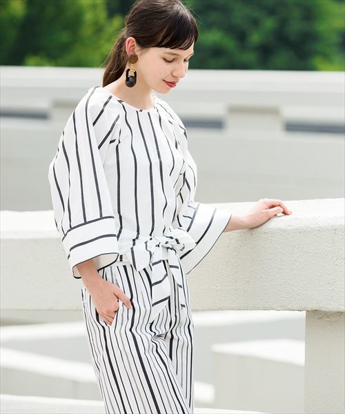 ADAM ET ROPE'(アダムエロペ)の「バックオープンカシュクールブラウス(シャツ/ブラウス・レディース・ブラック系その他/ホワイト/ベージュ系その他2・FREE)」の21枚目の写真