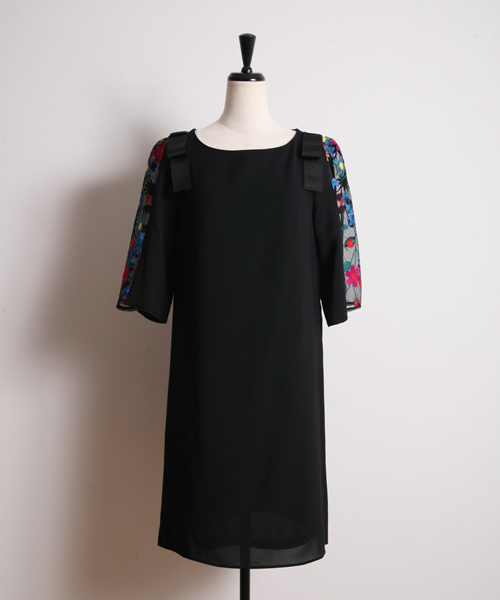 tocco closet（トッコ　クローゼット）の「リボン付きフラワー刺繍入りシースルースリーブワンピース（ワンピース・レディース・ブラック/ネイビー/その他/ベージュ・M）」の13枚目の写真