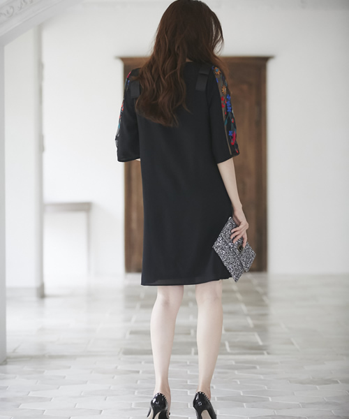 tocco closet（トッコ　クローゼット）の「リボン付きフラワー刺繍入りシースルースリーブワンピース（ワンピース・レディース・ブラック/ネイビー/その他/ベージュ・M）」の16枚目の写真