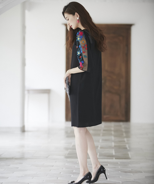 tocco closet（トッコ クローゼット）の「リボン付きフラワー