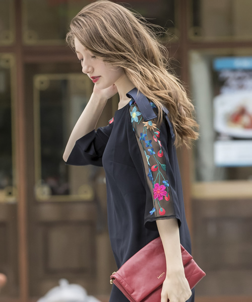 tocco closet（トッコ クローゼット）の「リボン付きフラワー