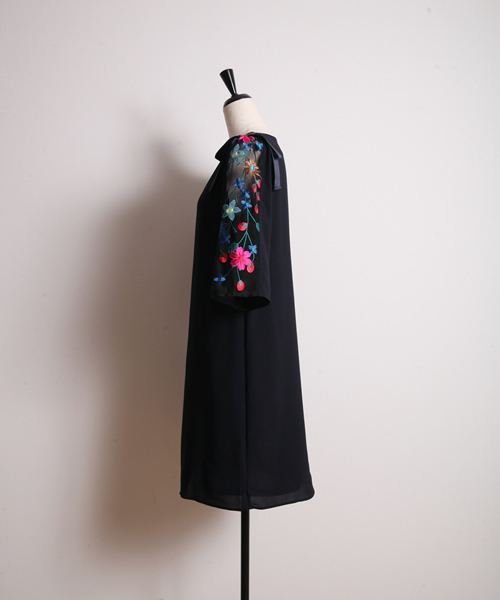 tocco closet（トッコ　クローゼット）の「リボン付きフラワー刺繍入りシースルースリーブワンピース（ワンピース・レディース・ブラック/ネイビー/その他/ベージュ・M）」の19枚目の写真