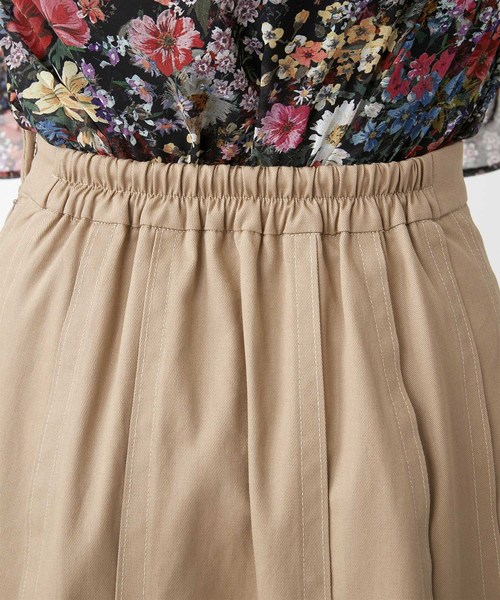Velvet BY NOISE MAKER（ベルベッドバイノイズメーカー）の「ハイウエストタックマキシスカート（スカート・レディース・ベージュ/レッド/カーキ・FREE）」の4枚目の写真