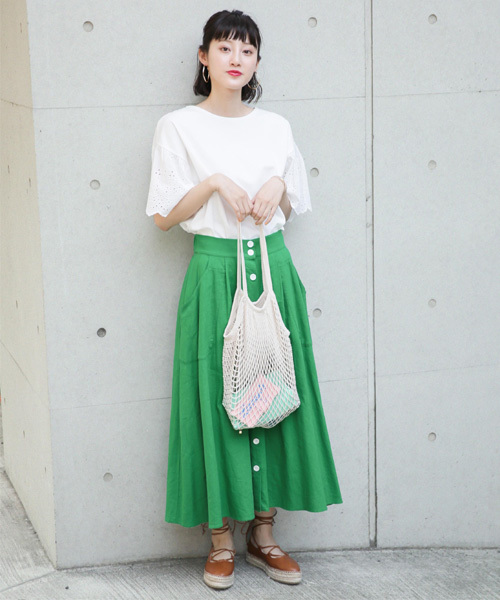 LOWRYS FARM（ローリーズファーム）の「ソデスカラッププルオーバー　789674 （Tシャツ/カットソー・レディース・オフホワイト/パープル/ネイビー/ブラック・LARGE/MEDIUM）」の22枚目の写真