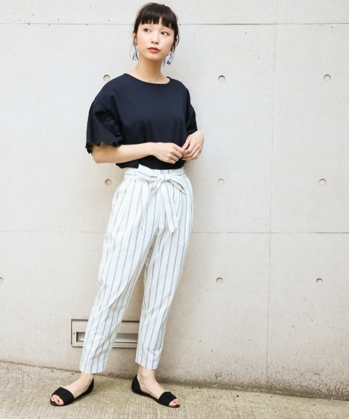 LOWRYS FARM（ローリーズファーム）の「ソデスカラッププルオーバー　789674 （Tシャツ/カットソー・レディース・オフホワイト/パープル/ネイビー/ブラック・LARGE/MEDIUM）」の20枚目の写真