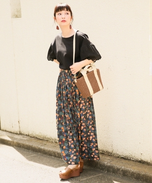 LOWRYS FARM（ローリーズファーム）の「ソデスカラッププルオーバー　789674 （Tシャツ/カットソー・レディース・オフホワイト/パープル/ネイビー/ブラック・LARGE/MEDIUM）」の21枚目の写真