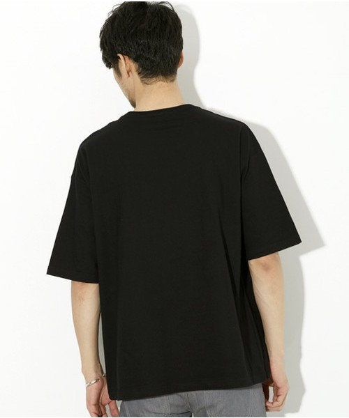 United Athle（ユナイテッドアスレ）の「【UNITED ATHLE】5.6ozビックシルエットポケTシャツ/05008-01（Tシャツ/カットソー・メンズ・ホワイト/ブラック/ネイビー/グレー・SMALL/MEDIUM/LARGE/4）」の12枚目の写真