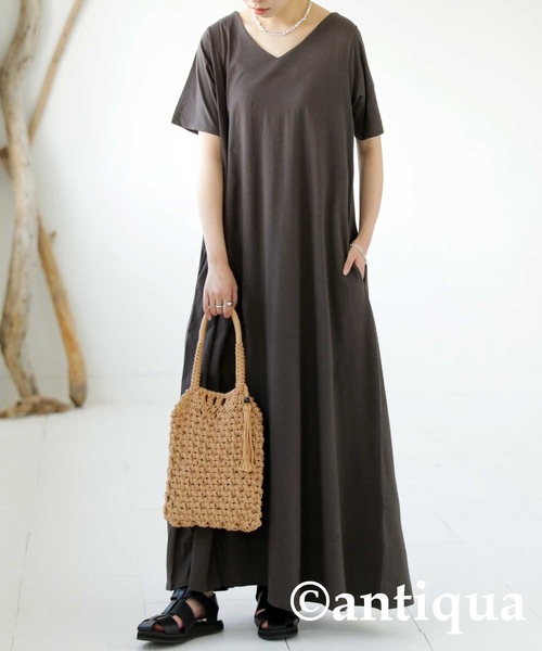 antiqua(アンティカ)の「綿100%Aラインロングワンピース(ワンピース・レディース・ブラック/カーキ/ネイビー/ブラウン系その他/ブルー系その他/イエロー系その他/カーキオリーブ/グレー系その他/オレンジ系その他・FREE)」の4枚目の写真