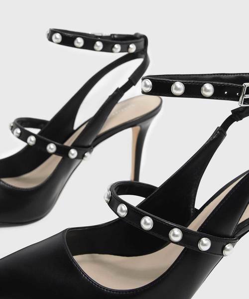 CHARLES & KEITH(チャールズ & キース)の「パールディーテルアンクルストラップヒール / PEARL DETAIL ANKLE STRAP HEELS(パンプス・レディース・ブラック/グレー/オリーブ・22.5cm/23cm/23.5cm/24.5cm/25cm/25.5cm/25㎝)」の7枚目の写真