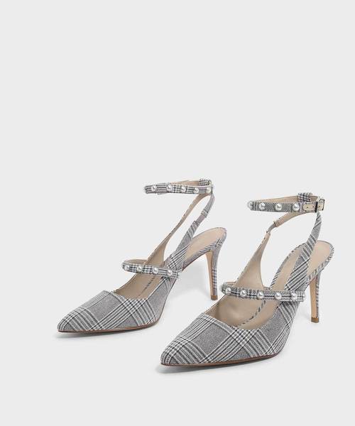 CHARLES & KEITH(チャールズ & キース)の「パールディーテルアンクルストラップヒール / PEARL DETAIL ANKLE STRAP HEELS(パンプス・レディース・ブラック/グレー/オリーブ・22.5cm/23cm/23.5cm/24.5cm/25cm/25.5cm/25㎝)」の17枚目の写真