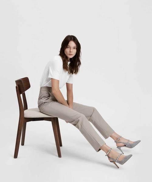 CHARLES & KEITH(チャールズ & キース)の「パールディーテルアンクルストラップヒール / PEARL DETAIL ANKLE STRAP HEELS(パンプス・レディース・ブラック/グレー/オリーブ・22.5cm/23cm/23.5cm/24.5cm/25cm/25.5cm/25㎝)」の20枚目の写真