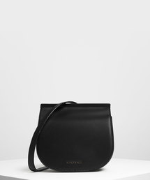 CHARLES & KEITH | フロントフラップサドルバッグ / Front Flap Saddle Bag(ショルダーバッグ)