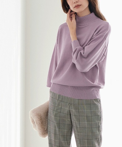 Pierrot（ピエロ）の「もっちりカシミアタッチボリュームスリーブニット（ニット/セーター・レディース・ブラック/杢グレー/ブラウン/ベージュ系その他/カーキ/インディゴブルー/マスタード/ボルドー/グレイッシュベージュ/オフホワイト/ラベンダー/イエロー/ライトピンク/ミント/ホワイト×ブラック/ライトブルー・M/L）」の13枚目の写真