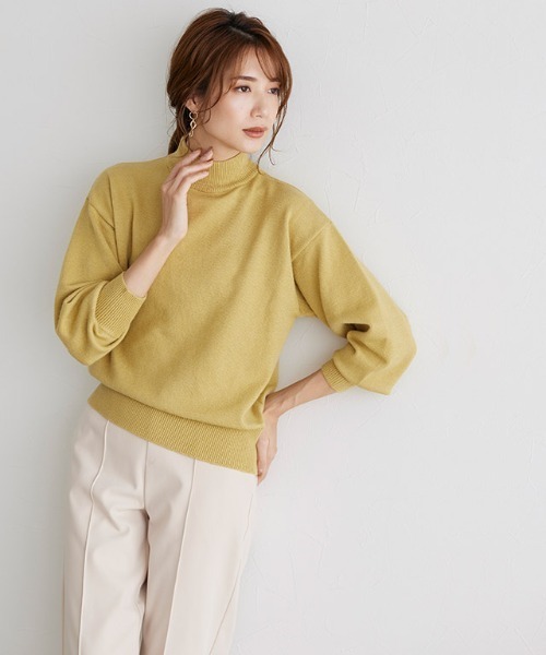 Pierrot（ピエロ）の「もっちりカシミアタッチボリュームスリーブニット（ニット/セーター・レディース・ブラック/杢グレー/ブラウン/ベージュ系その他/カーキ/インディゴブルー/マスタード/ボルドー/グレイッシュベージュ/オフホワイト/ラベンダー/イエロー/ライトピンク/ミント/ホワイト×ブラック/ライトブルー・M/L）」の14枚目の写真