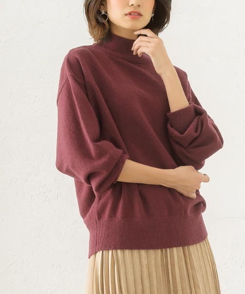 Pierrot（ピエロ）の「もっちりカシミアタッチボリュームスリーブニット（ニット/セーター・レディース・ブラック/杢グレー/ブラウン/ベージュ系その他/カーキ/インディゴブルー/マスタード/ボルドー/グレイッシュベージュ/オフホワイト/ラベンダー/イエロー/ライトピンク/ミント/ホワイト×ブラック/ライトブルー・M/L）」の16枚目の写真