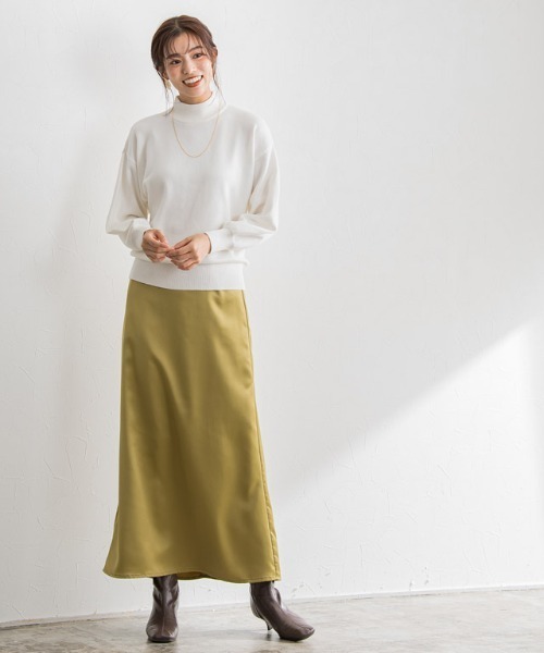 Pierrot（ピエロ）の「もっちりカシミアタッチボリュームスリーブニット（ニット/セーター・レディース・ブラック/杢グレー/ブラウン/ベージュ系その他/カーキ/インディゴブルー/マスタード/ボルドー/グレイッシュベージュ/オフホワイト/ラベンダー/イエロー/ライトピンク/ミント/ホワイト×ブラック/ライトブルー・M/L）」の21枚目の写真