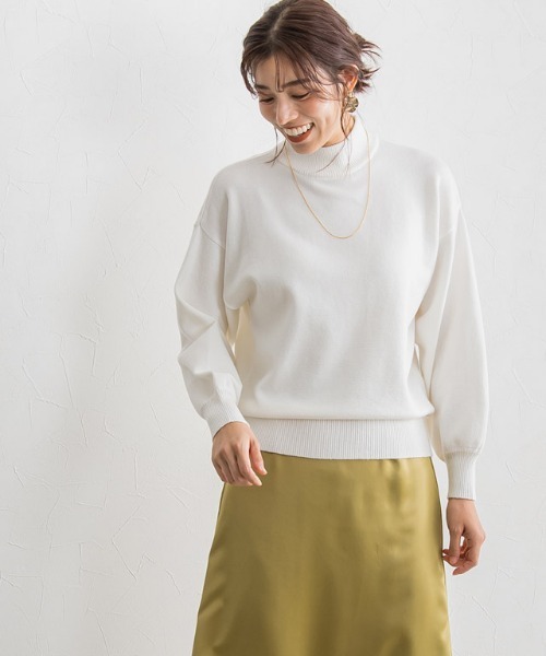 Pierrot（ピエロ）の「もっちりカシミアタッチボリュームスリーブニット（ニット/セーター・レディース・ブラック/杢グレー/ブラウン/ベージュ系その他/カーキ/インディゴブルー/マスタード/ボルドー/グレイッシュベージュ/オフホワイト/ラベンダー/イエロー/ライトピンク/ミント/ホワイト×ブラック/ライトブルー・M/L）」の22枚目の写真