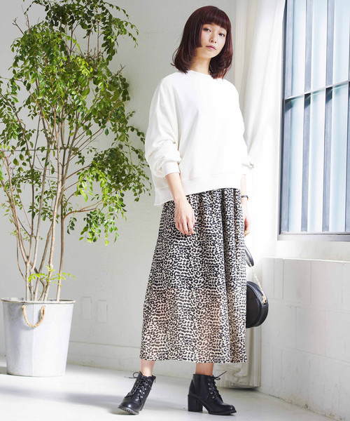 WEGO（ウィゴー）の「WEGO/デイリーショートスウェット（スウェット・レディース・ホワイト/ブラック/ベージュ/ピンク/杢グレー・FREE）」の20枚目の写真