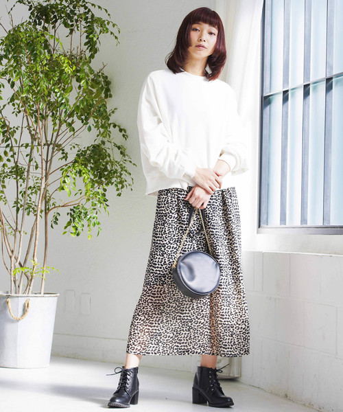 WEGO（ウィゴー）の「WEGO/デイリーショートスウェット（スウェット・レディース・ホワイト/ブラック/ベージュ/ピンク/杢グレー・FREE）」の16枚目の写真