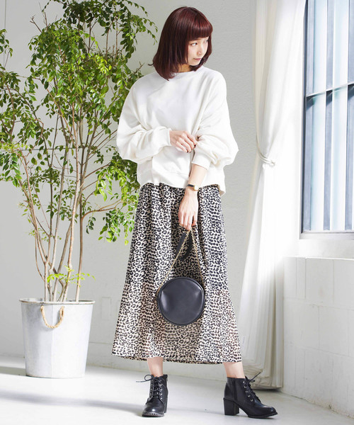 WEGO（ウィゴー）の「WEGO/デイリーショートスウェット（スウェット・レディース・ホワイト/ブラック/ベージュ/ピンク/杢グレー・FREE）」の8枚目の写真