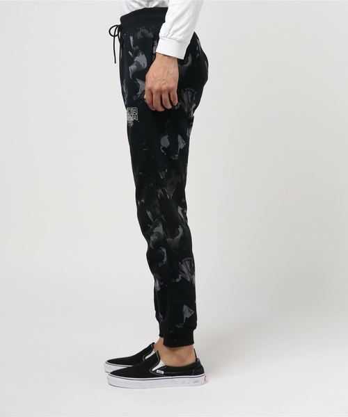 UNDER ARMOUR(アンダーアーマー)の「メンズバスケットボールロングパンツ / ベースライングラフィックフリースパンツ(スウェットパンツ・メンズ・ブラック×ホワイト/ライトグレー・LG/3XL/SM/XL/MD)」の4枚目の写真