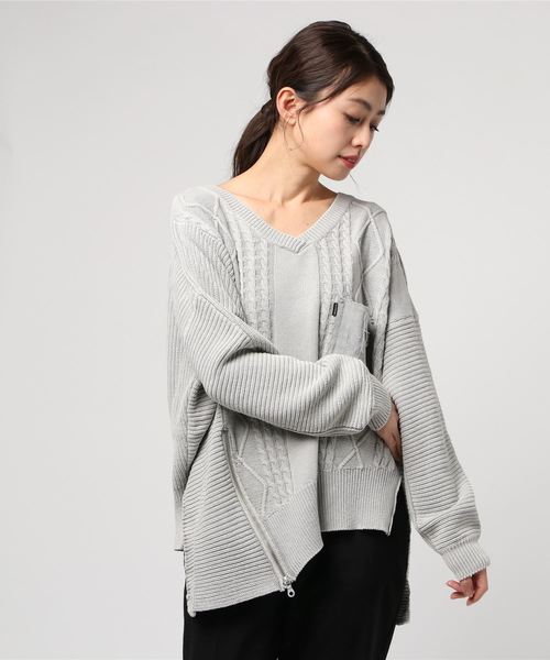 GGD(ジージーディー)の「Roger&Raw/ケーブルアシメポケ付P/O(ニット/セーター・レディース・グレー/ライトブルー/ベージュ/ホワイト/カーキ・M)」の2枚目の写真
