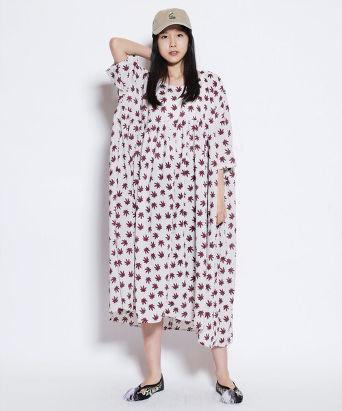 ALDIES(アールディーズ)の「Foliage Gather OP / フォリエージギャザーワンピース(ワンピース・レディース・ホワイト/ブラック/ライトブラウン・FREE)」の12枚目の写真