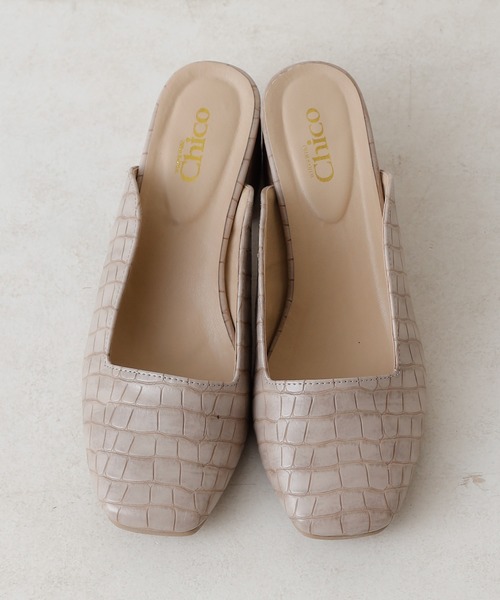 Chico（チコ）の「スクエアクロコミュール（パンプス・レディース・ベージュ/ブラウン/グレイッシュベージュ・SMALL/MEDIUM/LARGE）」の4枚目の写真