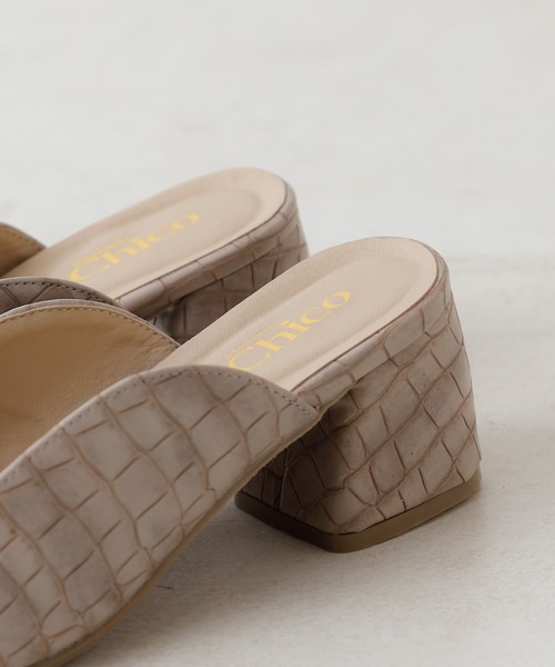 Chico（チコ）の「スクエアクロコミュール（パンプス・レディース・ベージュ/ブラウン/グレイッシュベージュ・SMALL/MEDIUM/LARGE）」の8枚目の写真