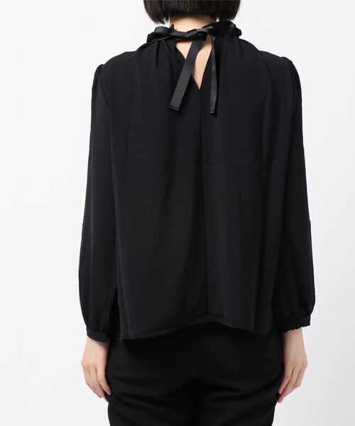 prose verse(プロズヴェール)の「えりパールギャザーネックブラウス(シャツ/ブラウス・レディース・ブラック/ベージュ/サックスブルー・フリ-)」の4枚目の写真