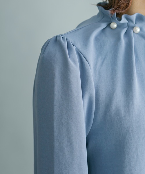 prose verse(プロズヴェール)の「えりパールギャザーネックブラウス(シャツ/ブラウス・レディース・ブラック/ベージュ/サックスブルー・フリ-)」の9枚目の写真