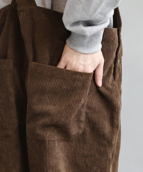 ASTRONOMY(アストロノミー)の「オーバーサイズ コーデュロイ オーバーオール 太畝 トロミ オーセンティックフィット 【ユニセックス】(サロペット/オーバーオール・メンズ・インディゴブルー/ブラック/アイボリー/ブラウン・L/XS/M)」の22枚目の写真