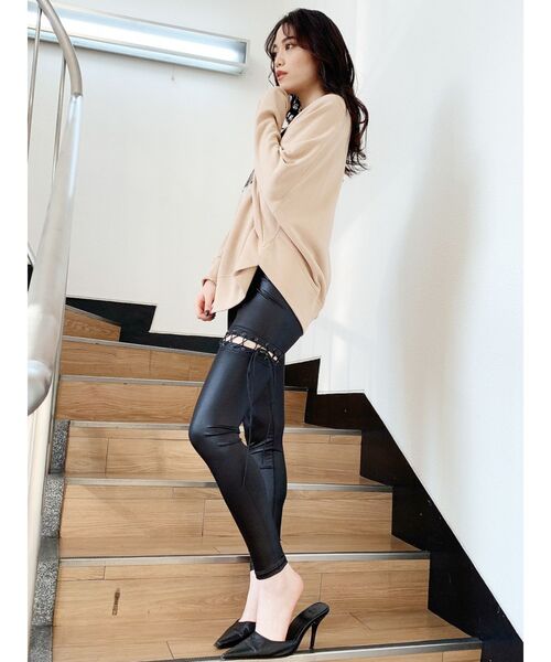 GYDA（ジェイダ）の「サイハイ レースアップ レギンス（その他パンツ・レディース・ブラック・SMALL）」の2枚目の写真