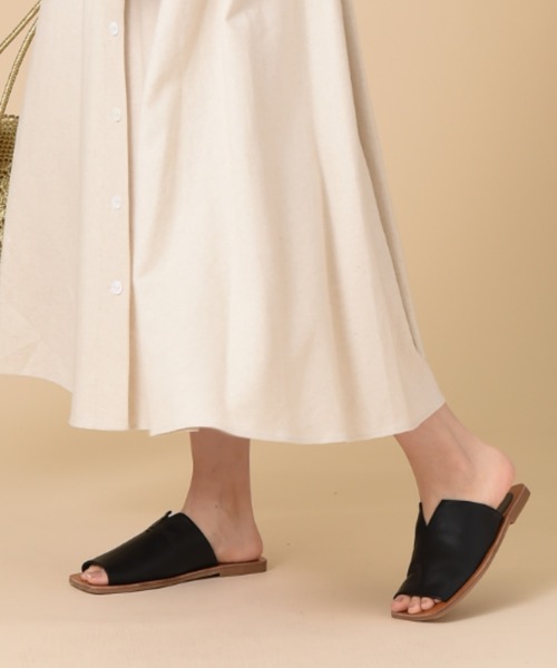 INTERPLANET（インタープラネット）の「Ｖカットサンダル（サンダル・レディース・ブラック/ベージュ・24.5cm/23.5cm/22.5cm）」の4枚目の写真