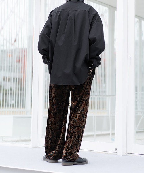 kutir（クティール）の「ペイズリー柄ベロアゆるパンツ（その他パンツ