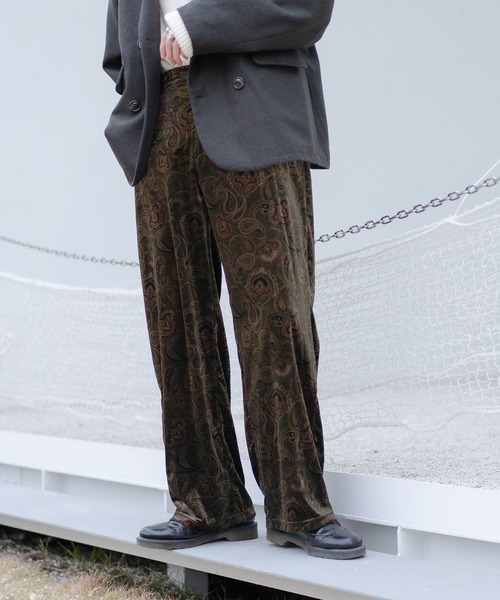 kutir（クティール）の「ペイズリー柄ベロアゆるパンツ（その他パンツ